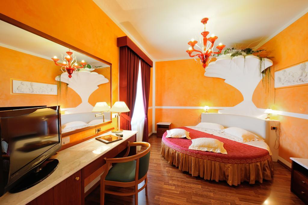 Hotel Benessere Villa Fiorita Colfiorito Dış mekan fotoğraf