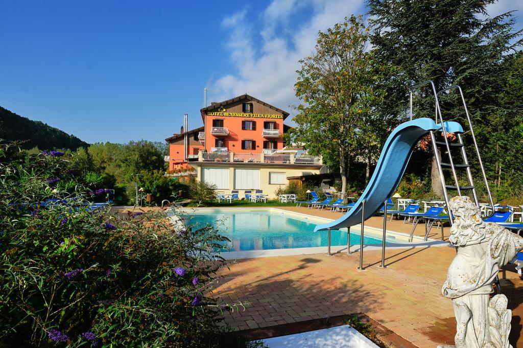 Hotel Benessere Villa Fiorita Colfiorito Dış mekan fotoğraf